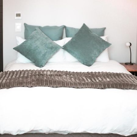 16 On Bree Luxury Studio Apartment With City Mountain Sea Views Cape Town Exterior photo