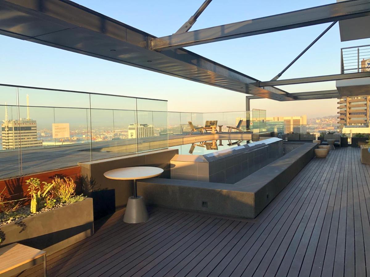 16 On Bree Luxury Studio Apartment With City Mountain Sea Views Cape Town Exterior photo