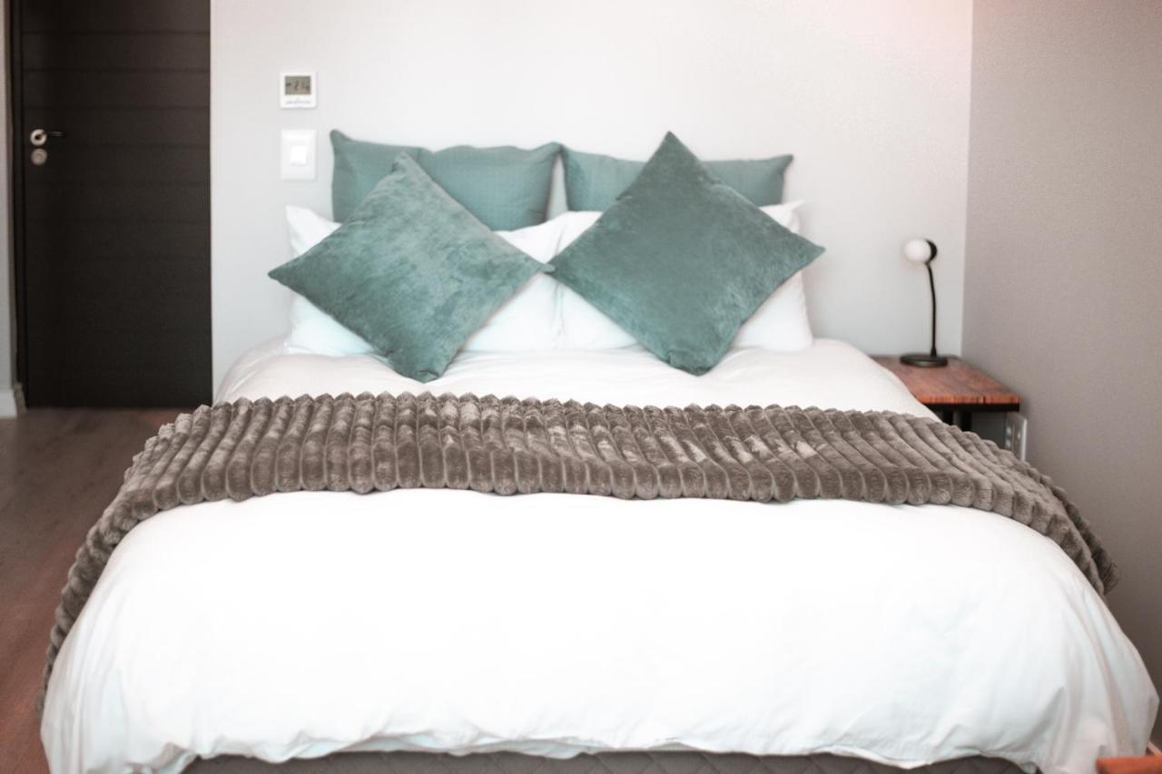 16 On Bree Luxury Studio Apartment With City Mountain Sea Views Cape Town Exterior photo