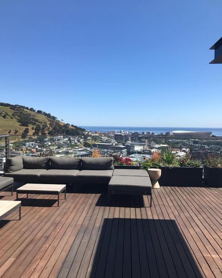 16 On Bree Luxury Studio Apartment With City Mountain Sea Views Cape Town Exterior photo